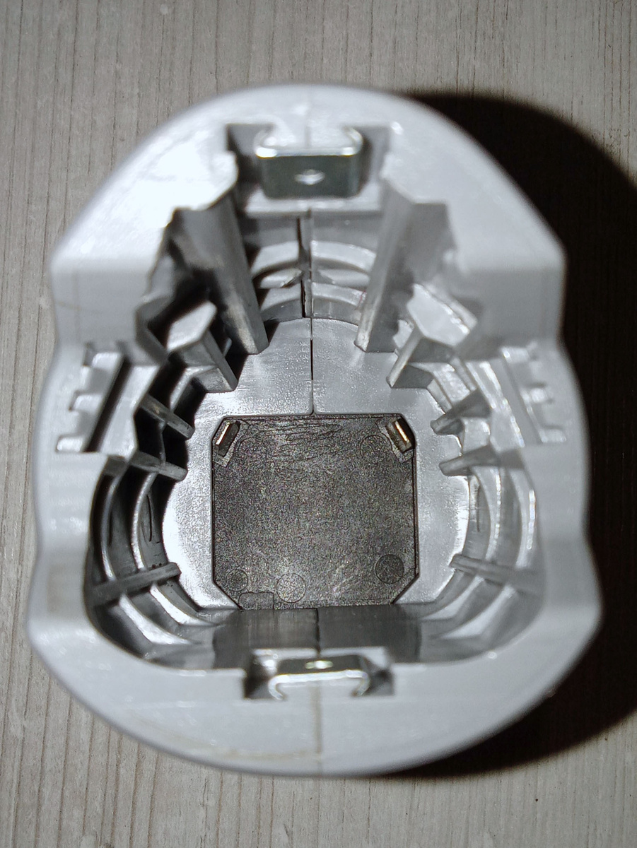 место для аккумулятора