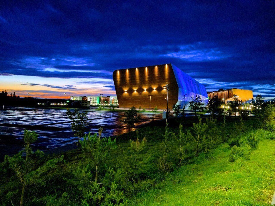 Самая первая, увиденная мной фотография Иннополиса, тогда я подумала, что в городе есть озеро, оказалось, мокрая парковка возле спортивного центра