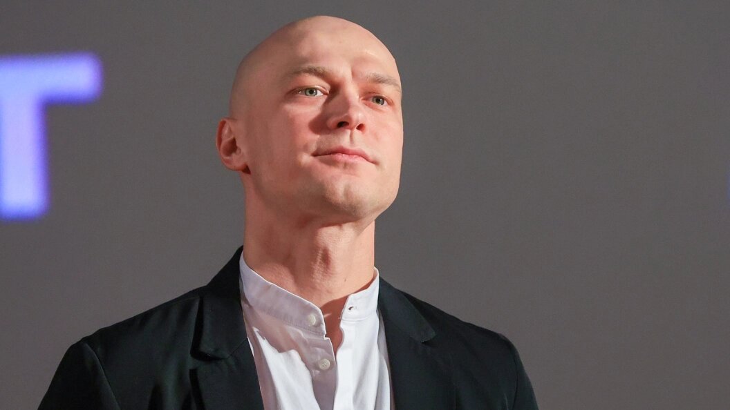 Актер Юра Борисов оказал медицинскую помощь пострадавшей коллеге по "Аноре" Дзен