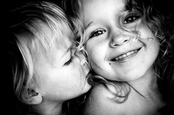 Искренняя благодарность сродни искренней любви и имеет одинаковую природу и желание делиться ею. 