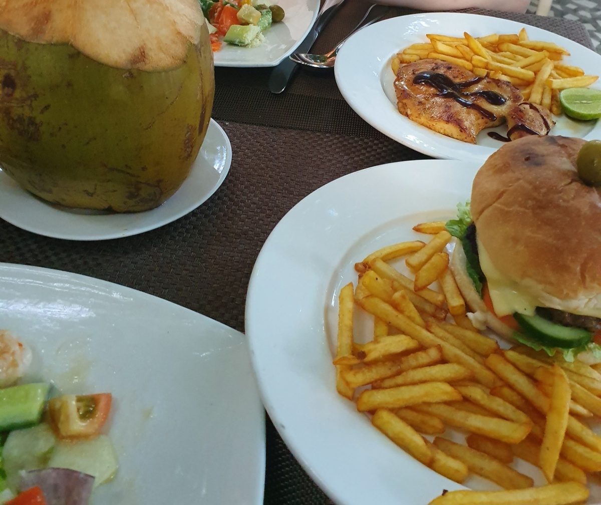 Ресторан на берегу острова Маафуши