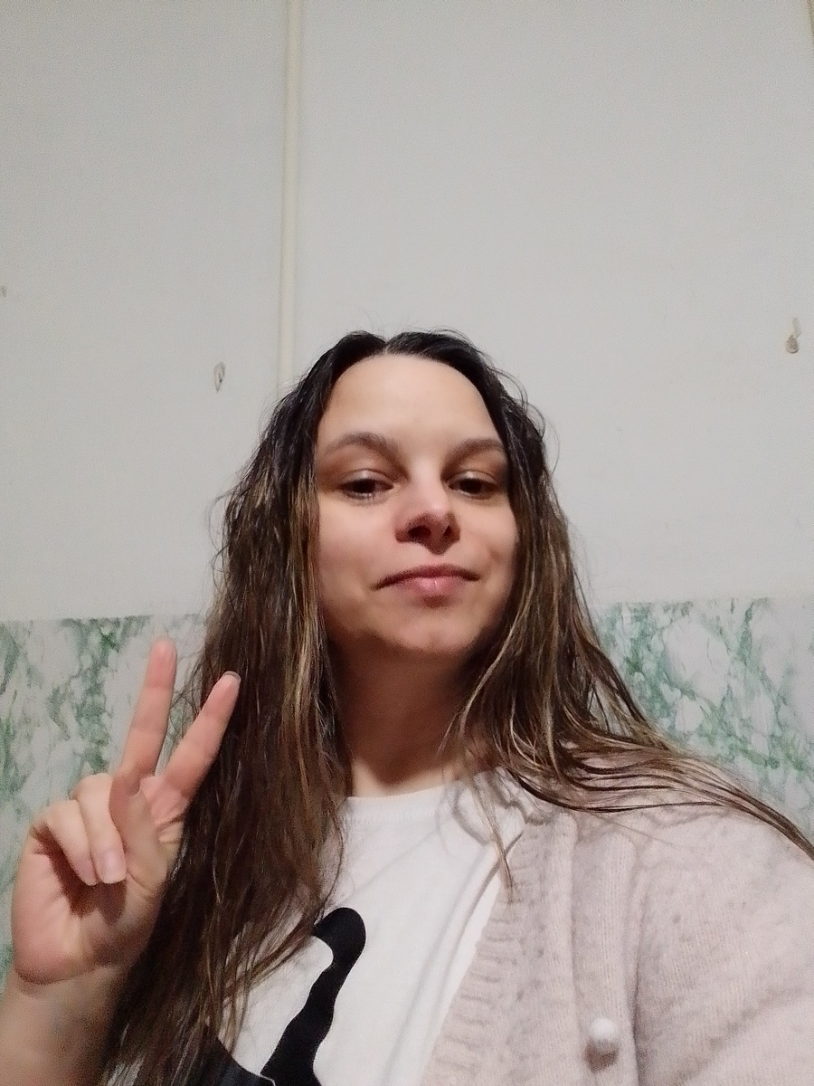 Привет👋 Я Катрин. Мне 37 лет. Веду lifestyle-канал, здесь делюсь моментами из жизни: о работе, ремонте(будет), семье. Обо всём, что мне важно и интересно. Присоединяйся, если хочешь)