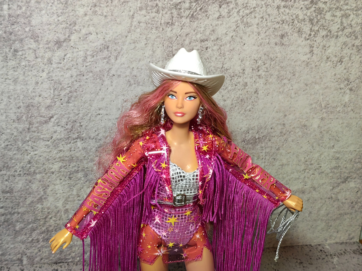 Barbie Fashion Frontier Doll HRM92