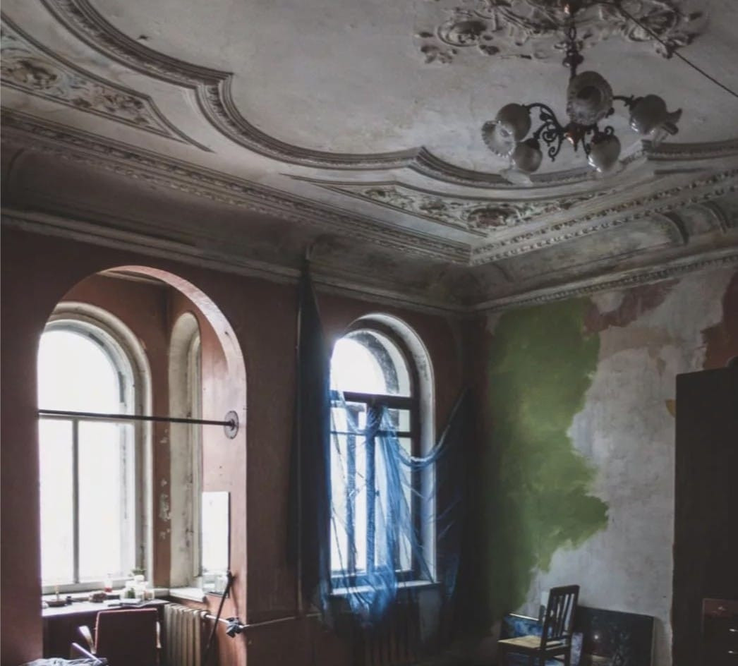 старая, разбитая квартира