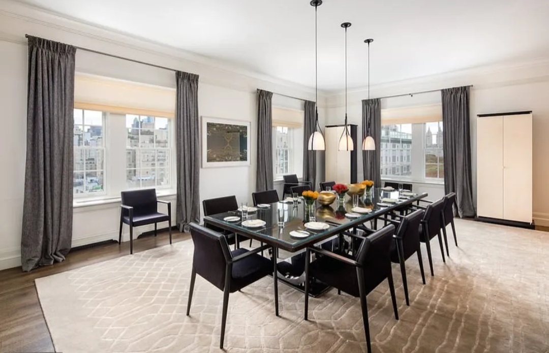 Места хватит всем! В большом люксе с величественной столовой хватит места для Меган и 15 её ближайших друзей, ведь, по слухам, именно столько человек было приглашено на камерное торжество