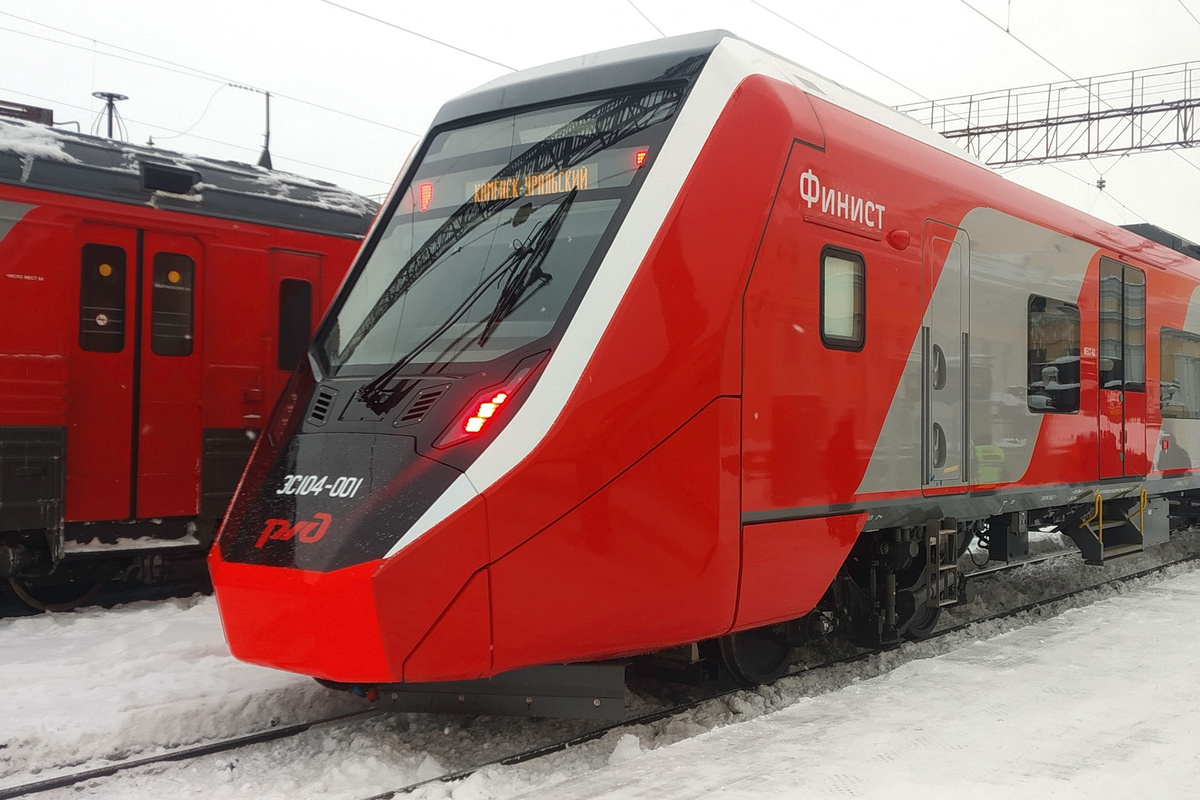 По предварительным данным, дети переходили пути в неположенном месте.  Фото: Александр Калинин