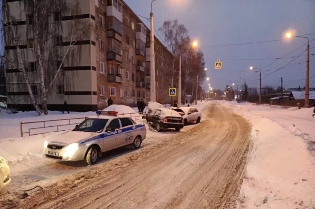    В Нижнем Тагиле водитель без прав устроил ДТП и сам оказался в больнице