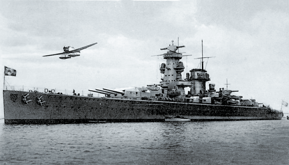 Тяжёлый крейсер Admiral Scheer.