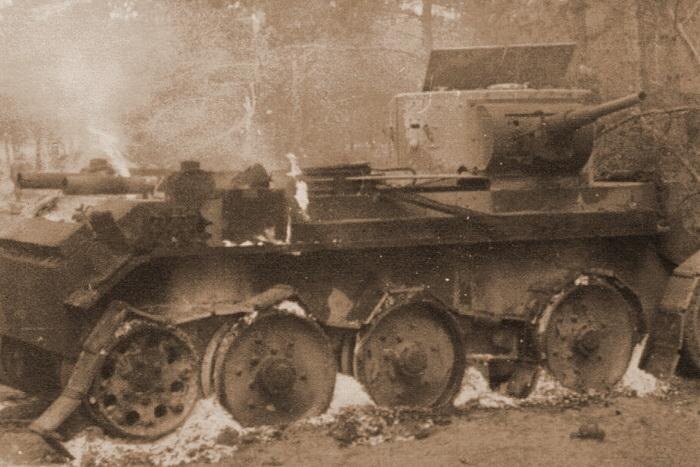 Танк БТ-7 выпуска 1935 года с цилиндрической башней