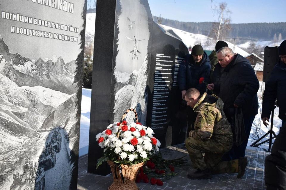   Митинг в Горно-Алтайске в память об участниках Афганской войны. Источник: Телеграм-канал мэра Горно-Алтайска Ольги Сафроновой
