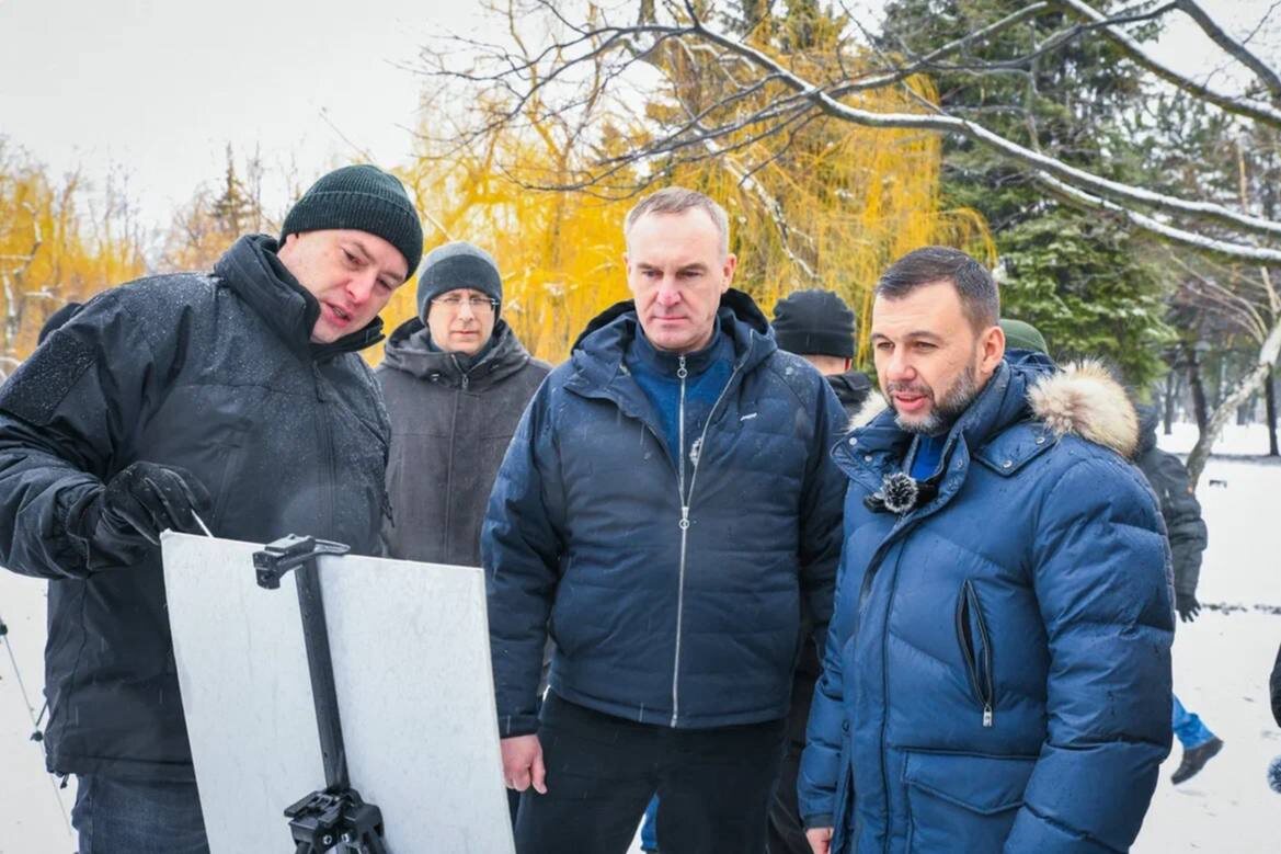    Губернатор Югры встретился с главой Донецкой Народной Республики