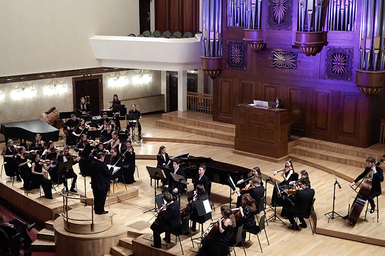    Из трех концертов, экспонировавших контрастные жанры, формы, стили и имена татарской музыки, кульминационным стал именно финальный