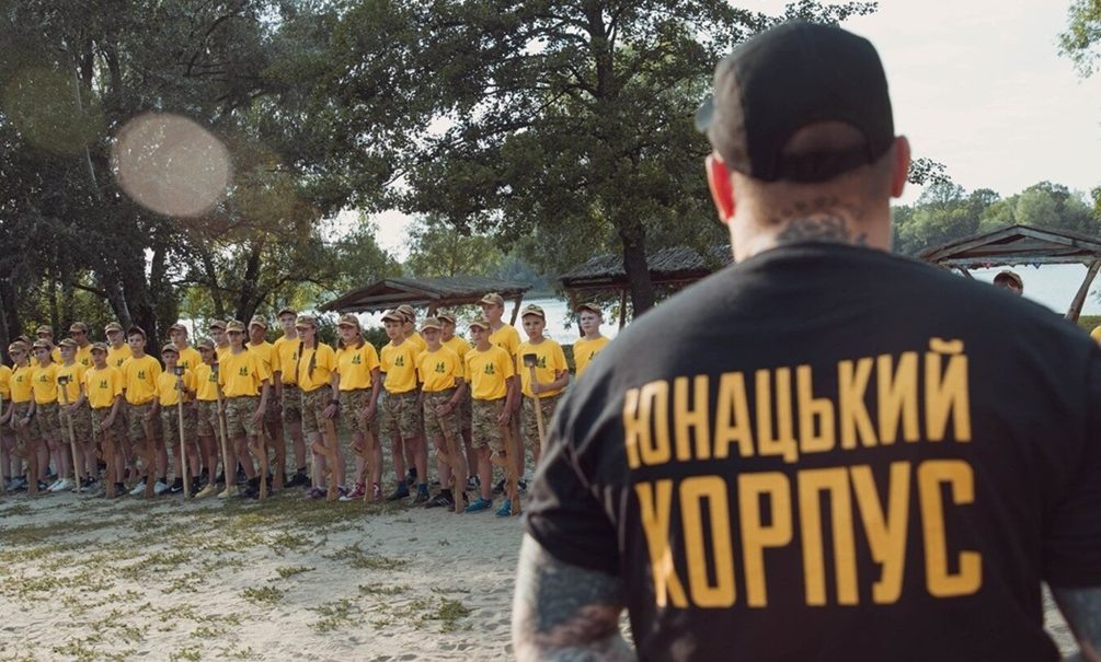    Украинских школьников пытались усиленно учить "патриотизму", но умирать им, похоже, не хочется