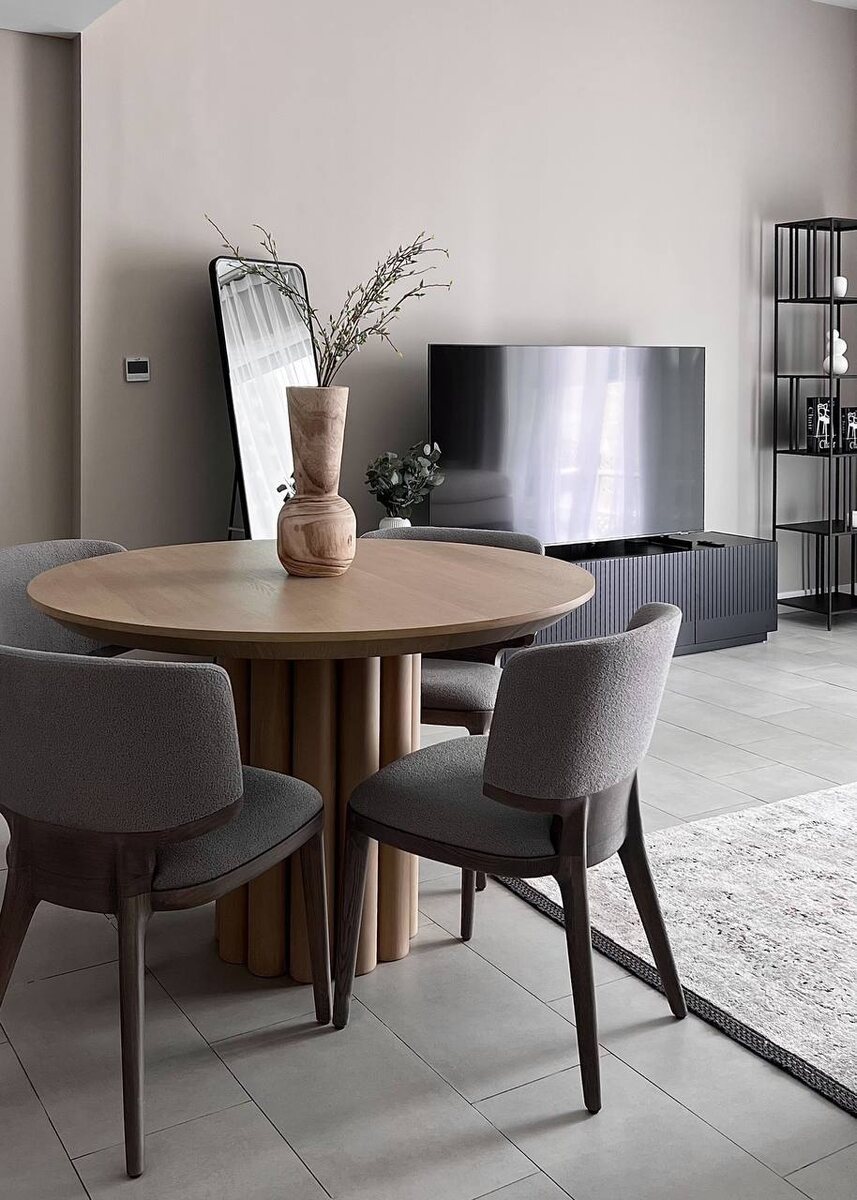 Главный акцент на натуральных материалах, спокойных оттенках и декоре