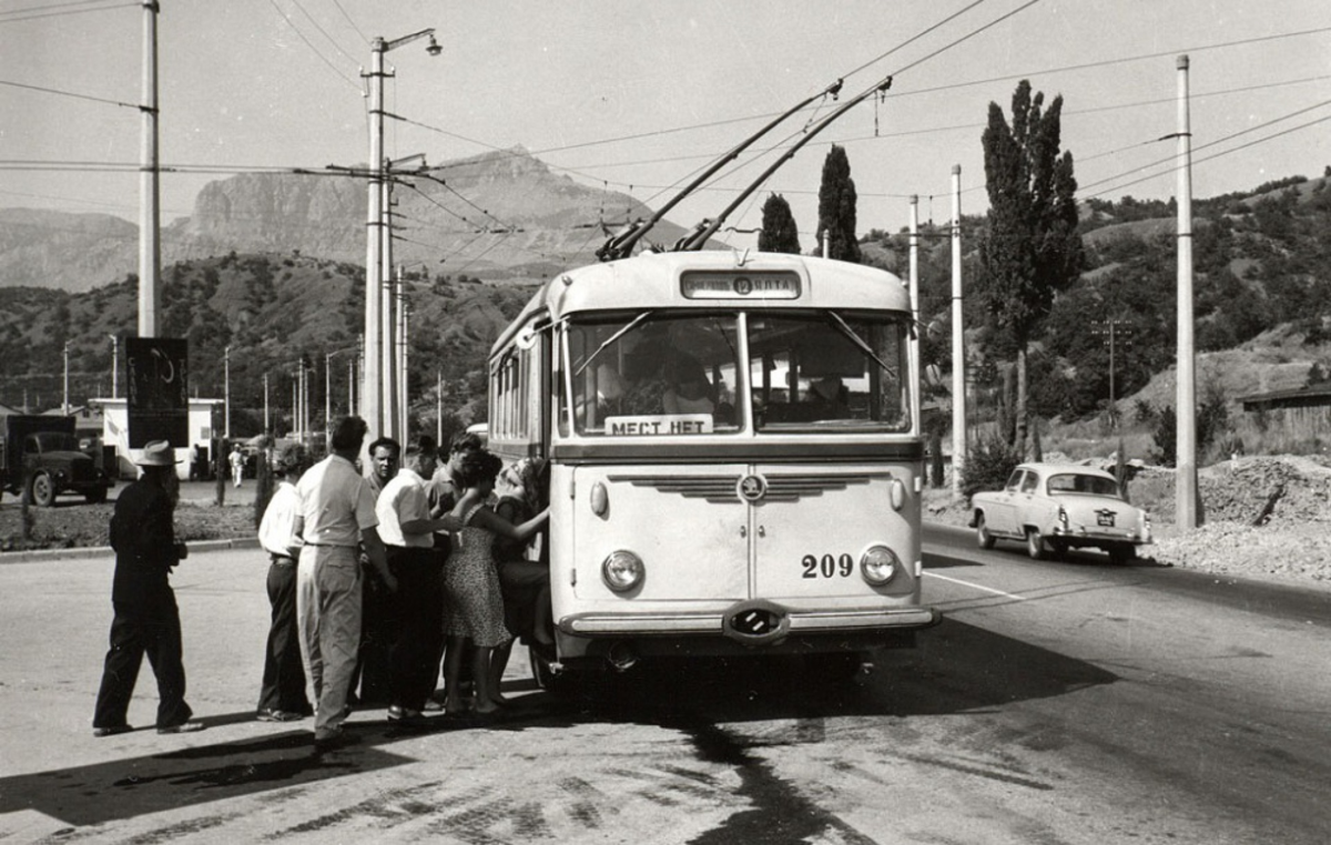 Советский троллейбус
