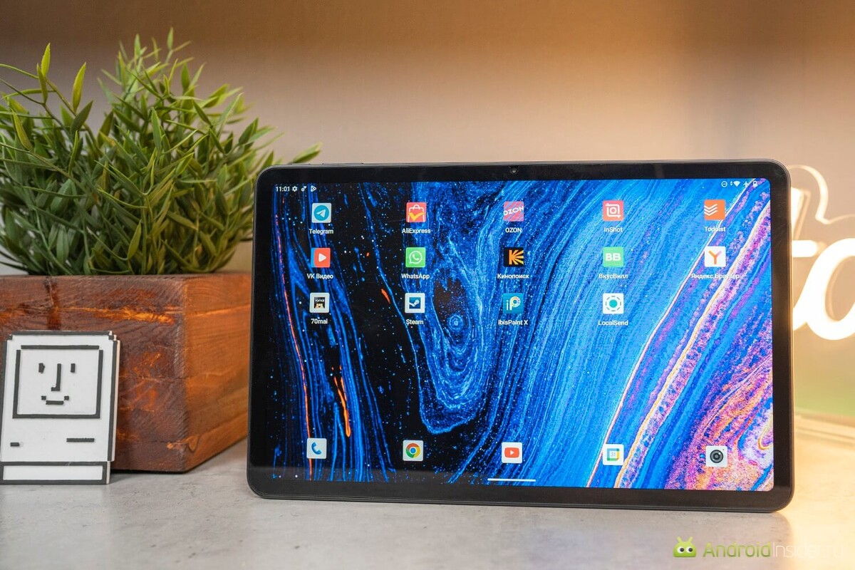    Так и не скажешь, что он стоит всего 15 000 рублей.