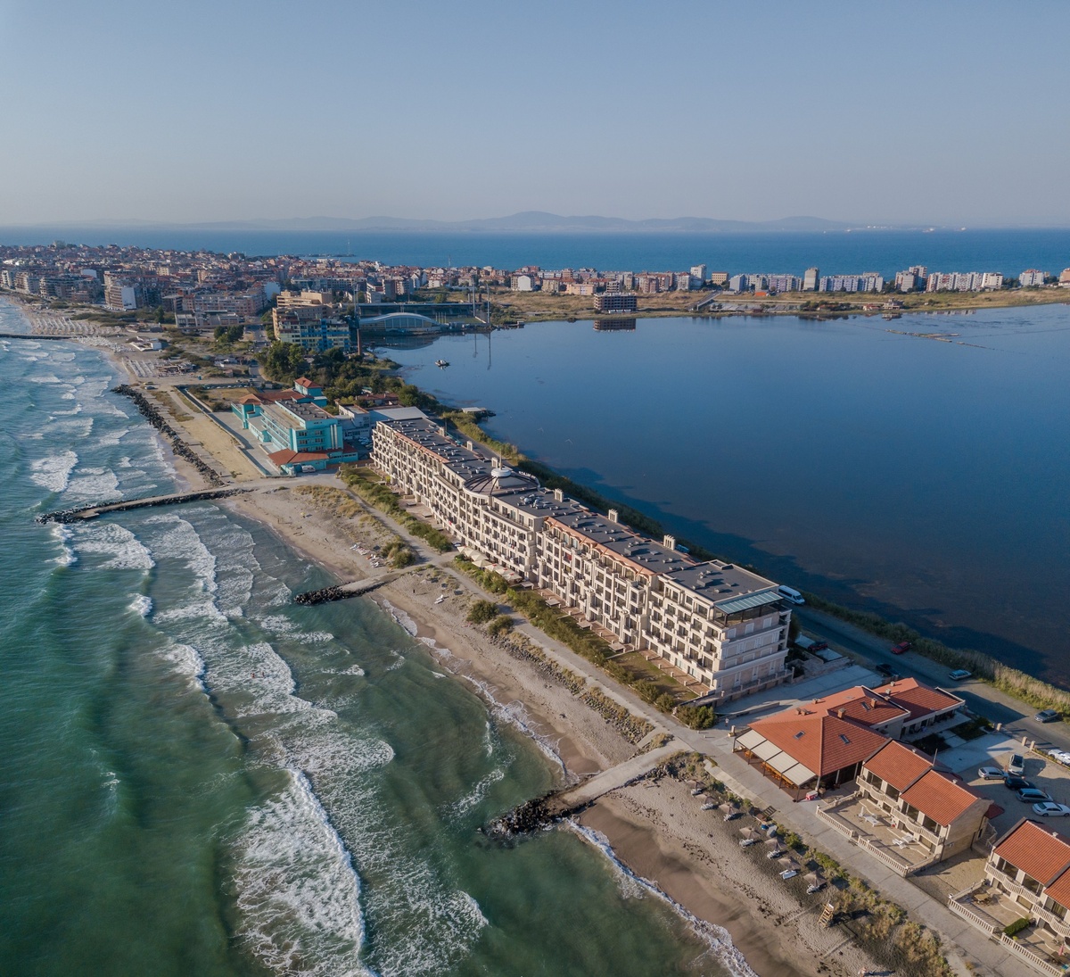 Поморийское озеро и город Поморие