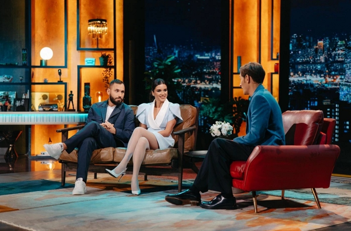 Ксения Бородина с Николаем Сердюковым в шоу Павла Воли. Фото: кадр из видео, скриншот, ТНТ