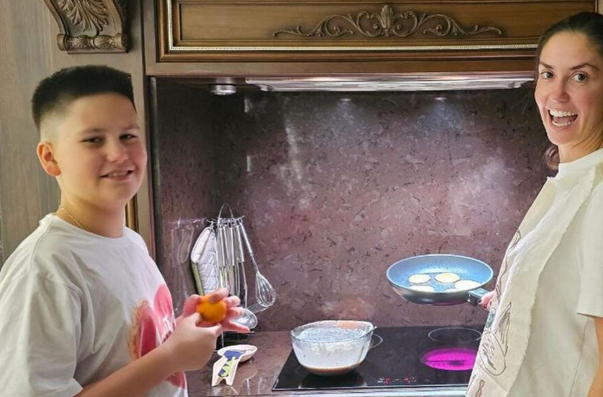 Агата Муцениеце не общается с сыном Тимофеем. Фото: соцсети