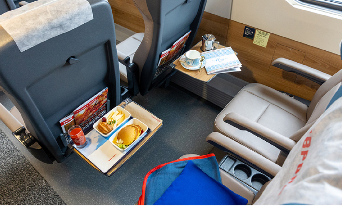 Бизнес Авроры. Рекламное фото РЖД, так что простите за качество.