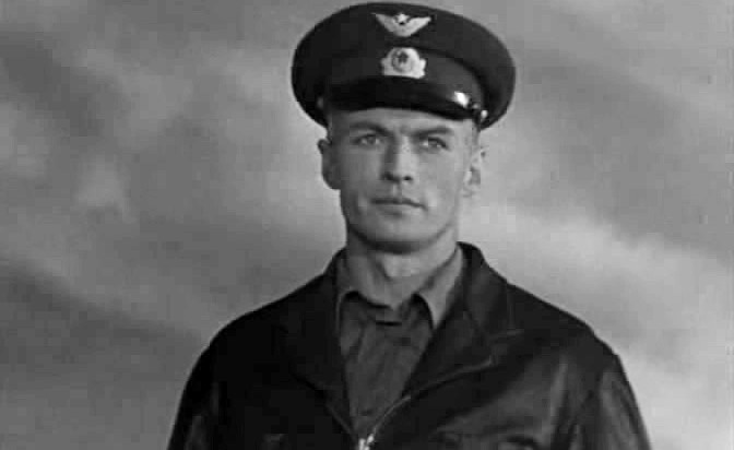 Кадр из филма "Дни лётные".