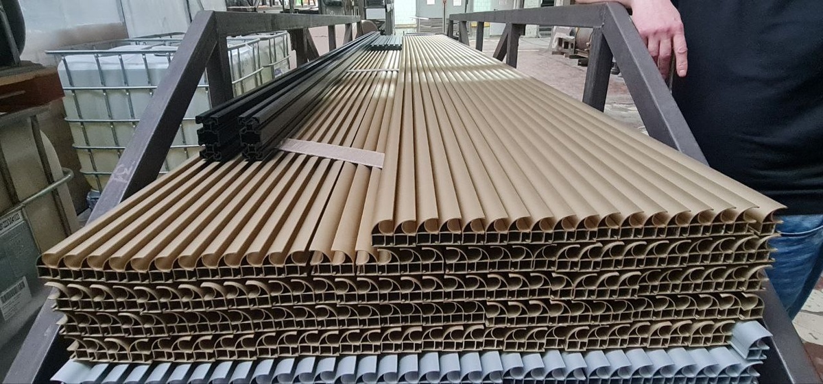 Алюминиевые и пластиковые профили