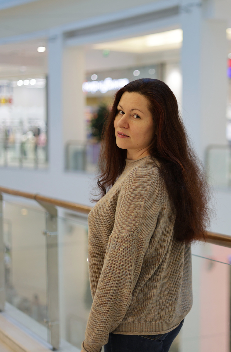 Люблю этот многоцветный свитер-пузырь, и не переживаю, что он не обтягивает мои мускулы. 