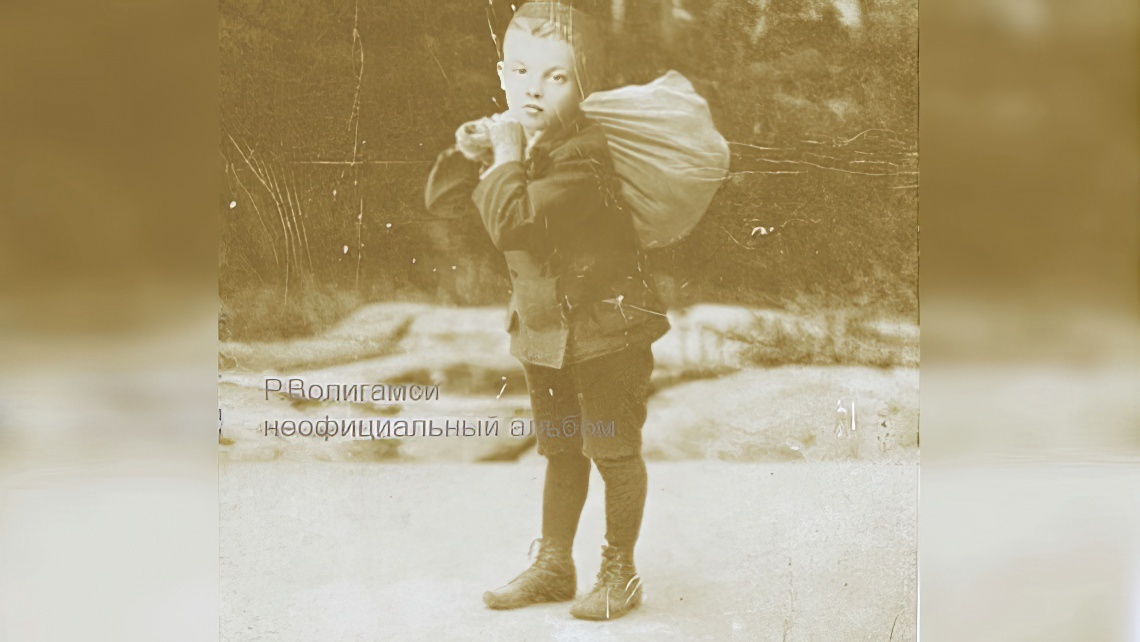 Володя Ульянов идет к реке топить котят, 1880 год