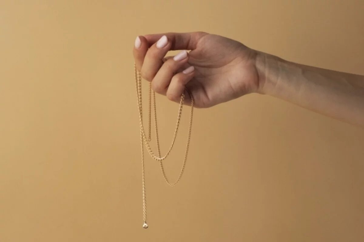    Житель Тверской области после застолья украл у дамы золотую цепочку