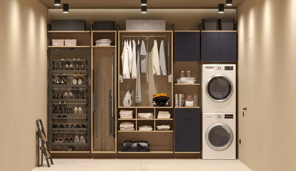 Прямая планировка в 10-метровой гардеробной позволяет разместить все необходимые вещи, бытовые приборы, емкость для белья и средств для стирки. Для удобства вещи на длительное хранение убирают на самые высокие шкафы, и для того, чтобы их достать, понадобится стремянка