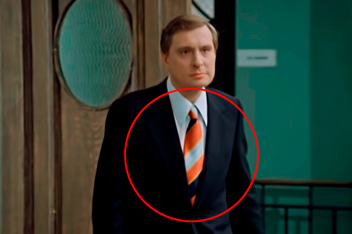 Киноконцерн «Мосфильм» / YouTube📷Кадр из фильма «Служебный роман» (1977), реж. Эльдар Рязанов