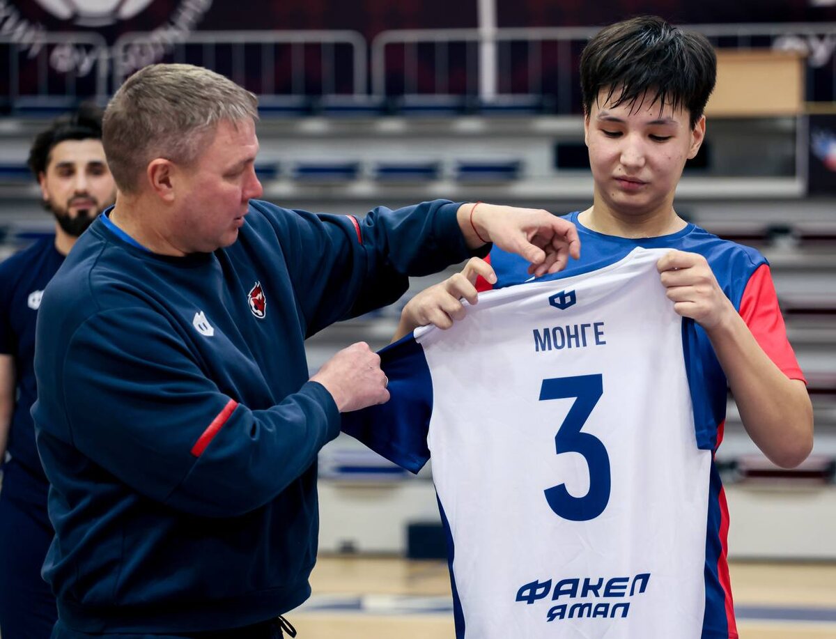 Цедо Монге воспитанник спортивной школы «Субедей». Ранее он выступал за кызылский «Мажалык».