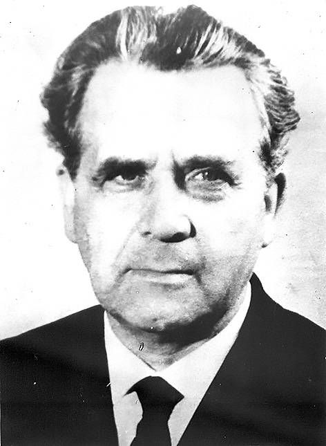 Директор ДК «Родина» Геннадий Викторович Волков был невероятно творческим человеком