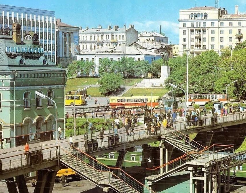 Привокзальная площадь, 1978-1979 год.