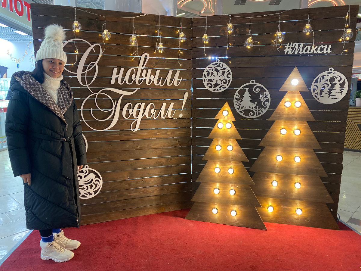 Фото Лили из торгового центра.