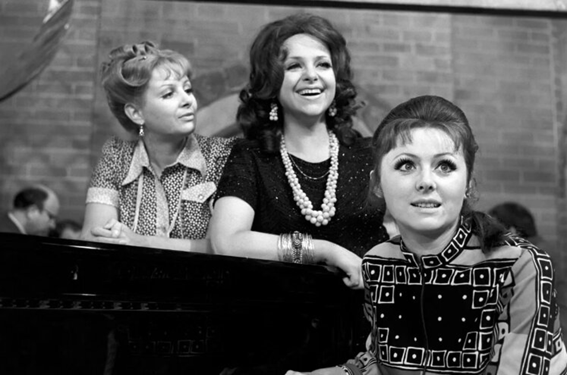 Кадр из передачи "Кабачок "13 стульев", 1966-1980 гг