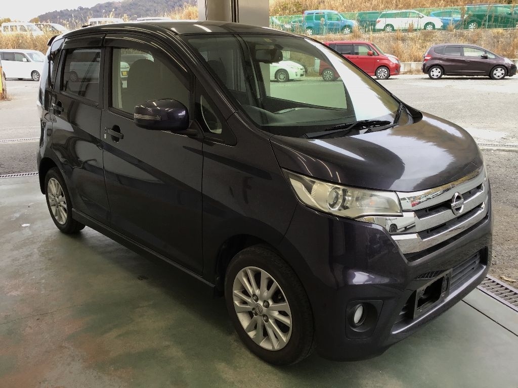 2013 г.в., лот 1, аукционный балл 3.5, пробег 54492 км. Дата торгов 05.02.2025.