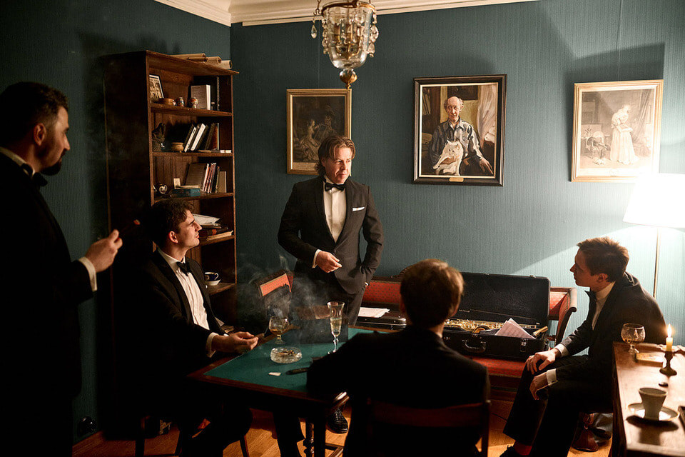 Кабинет в Доме Вишневских: беседа за сигарой/Денис Зыбин