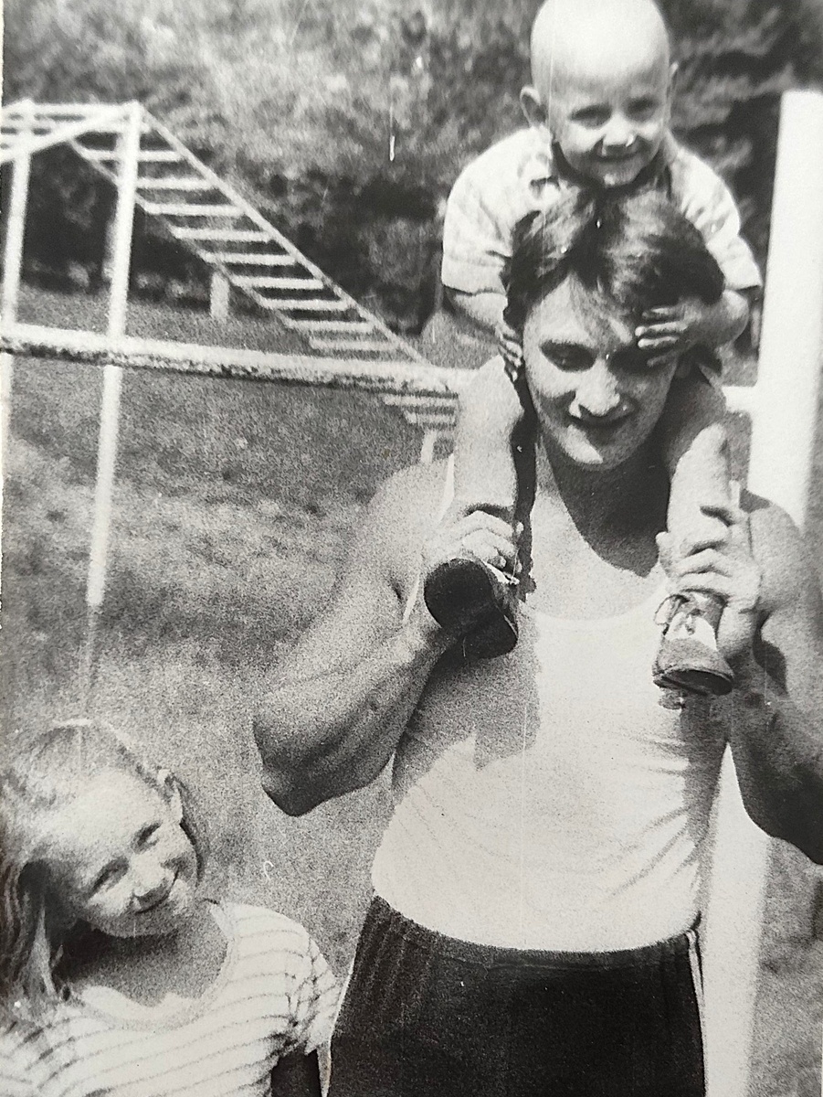 Молодой папашка.