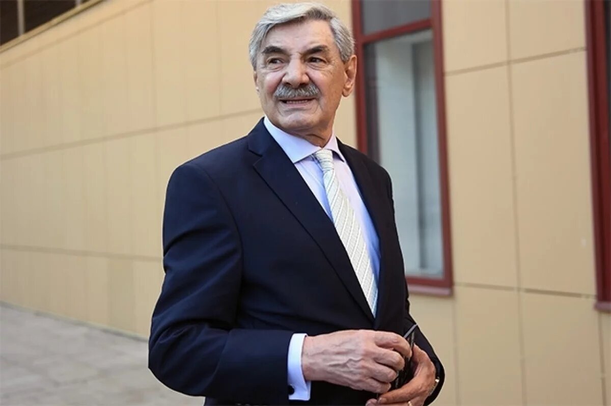    Александр Панкратов-Черный.