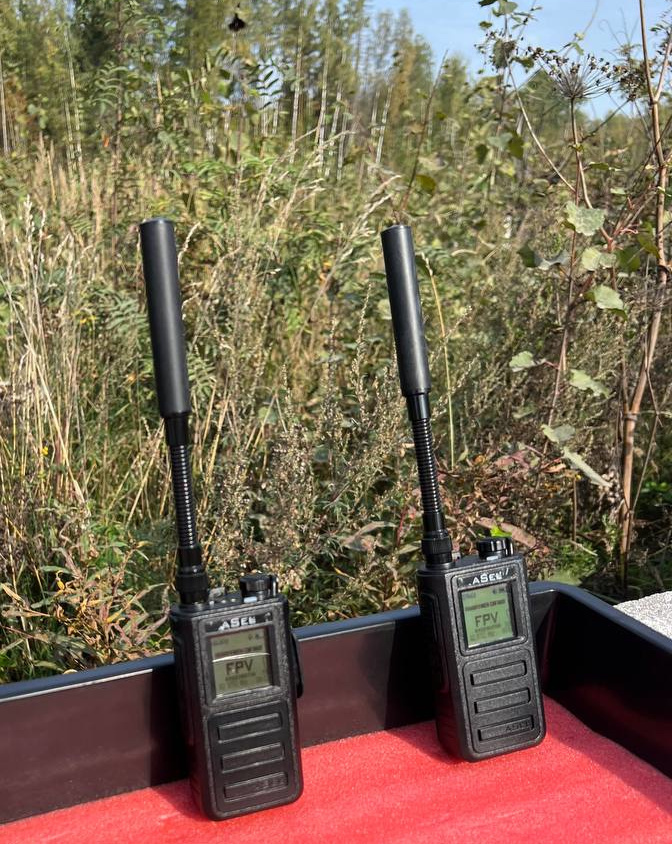 Детектор дронов aSel Labs H231 во время полевого теста обновления прошивки