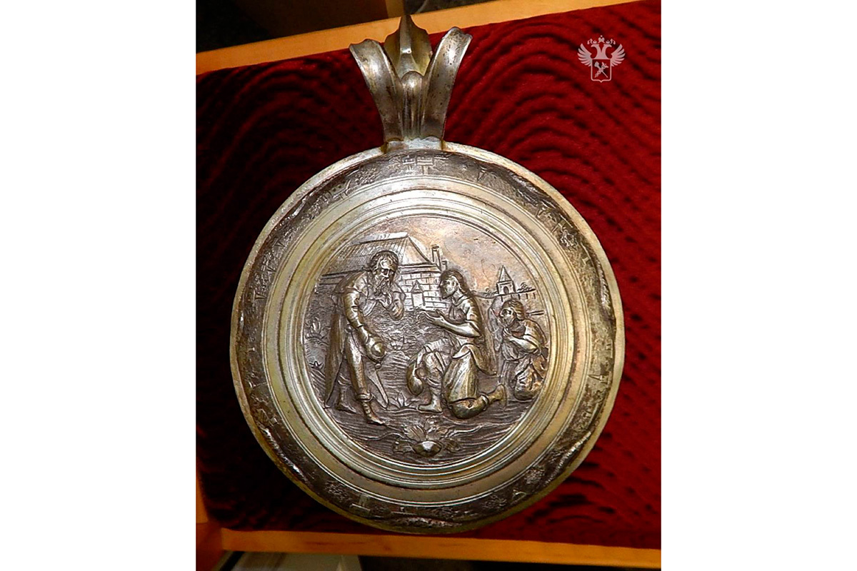 customs_rf / Telegram📷Пивная кружка стоимостью 374 тыс. руб.