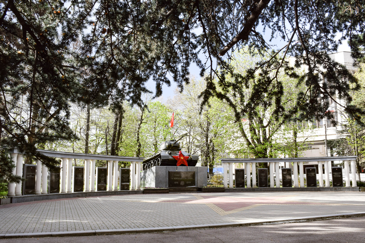 Сквер Победы в Симферополе // Туристический портал Республики Крым, Светлана Мальцева