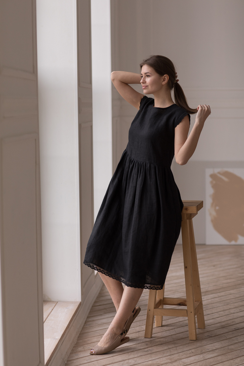 Льняное платье Молли в черном цвете от бренда Molinialife