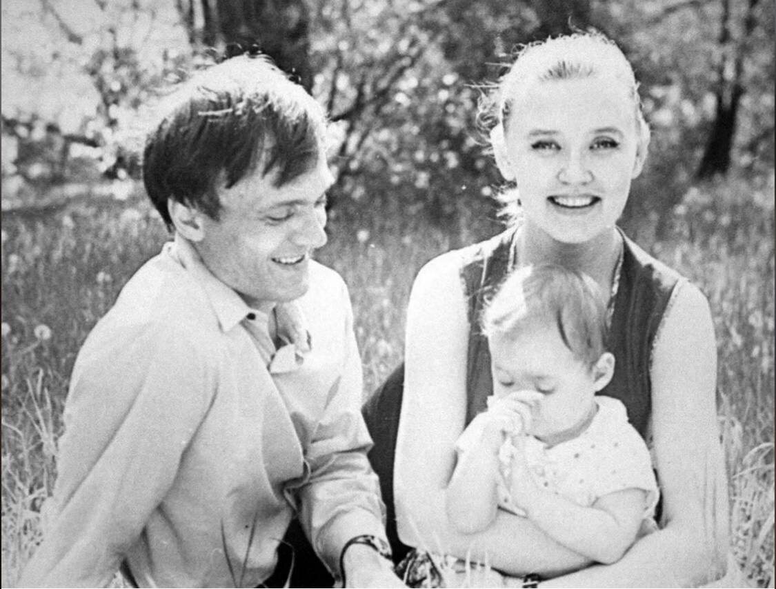 Семья Меньшовых в разные годы >>>>