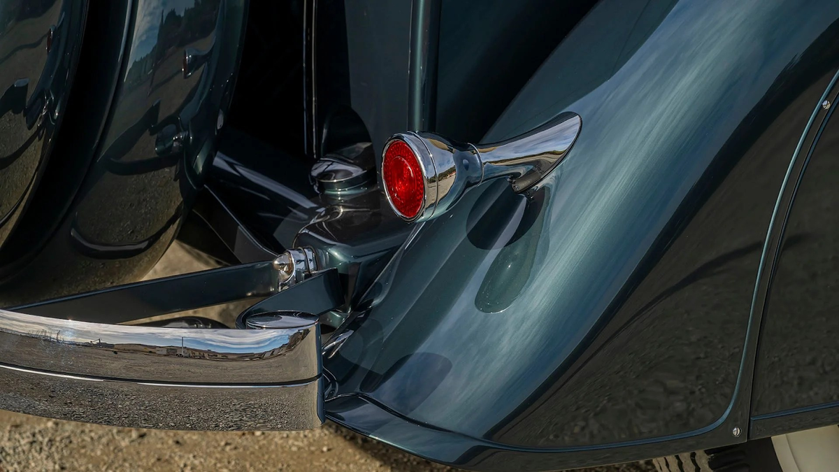 Образец сложного автомобильного дизайна (1933 г.)