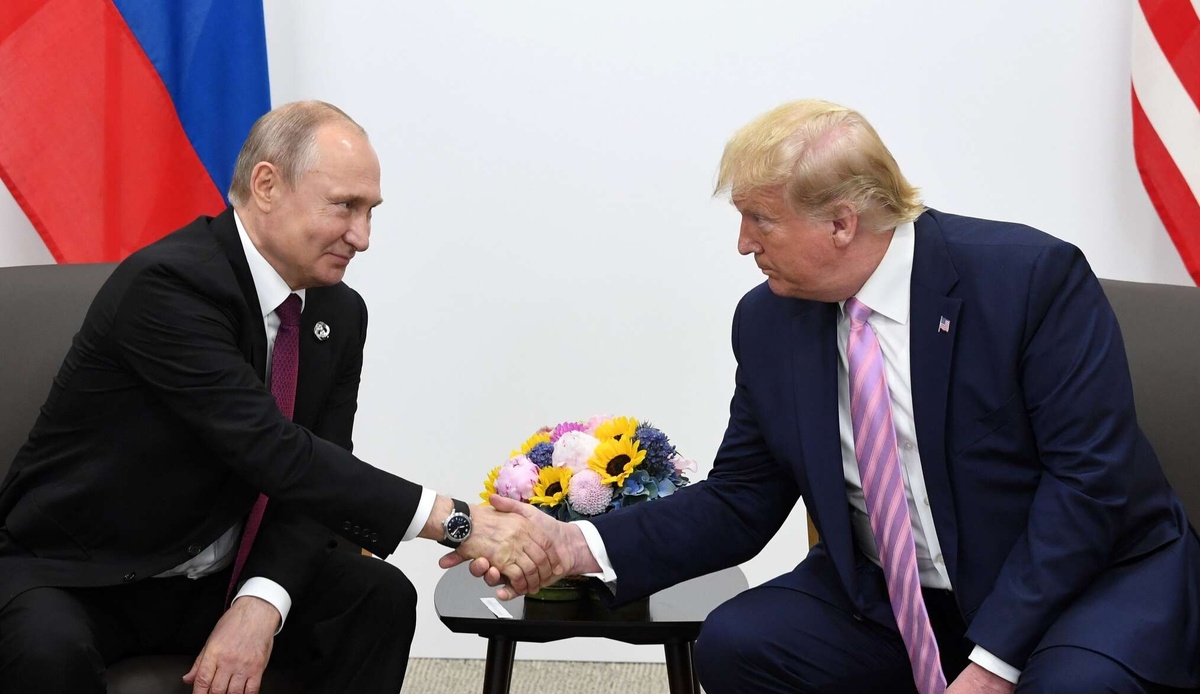 Из открытых источников в интернете. Президент России Владимир Путин и президент США Дональд Трамп.