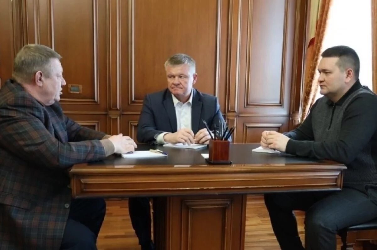    Исаев, Панков и Воробьев обсудили проблемы Саратова