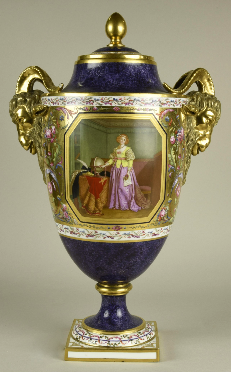 Ваза с крышкой. Севрская королевская фарфоровая мануфактура. 1820-е гг.