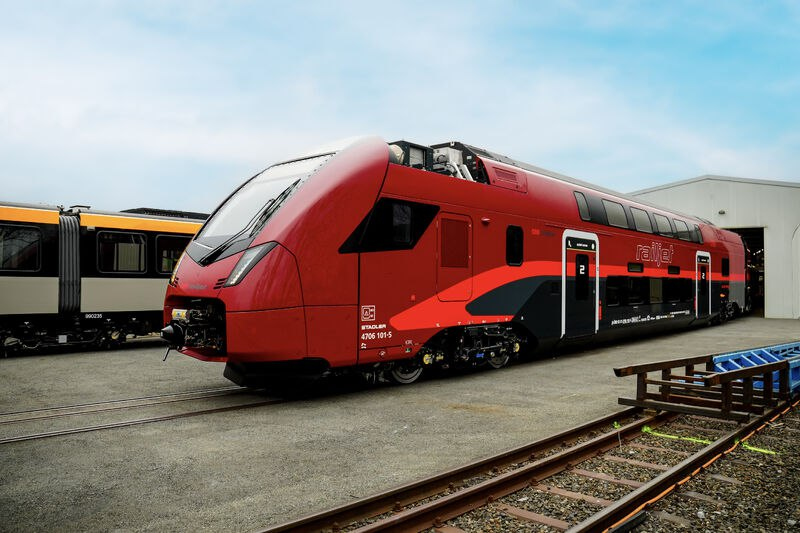 Двухэтажный поезд Stadler KISS для перевозчика Railjet. Источник: ÖBB